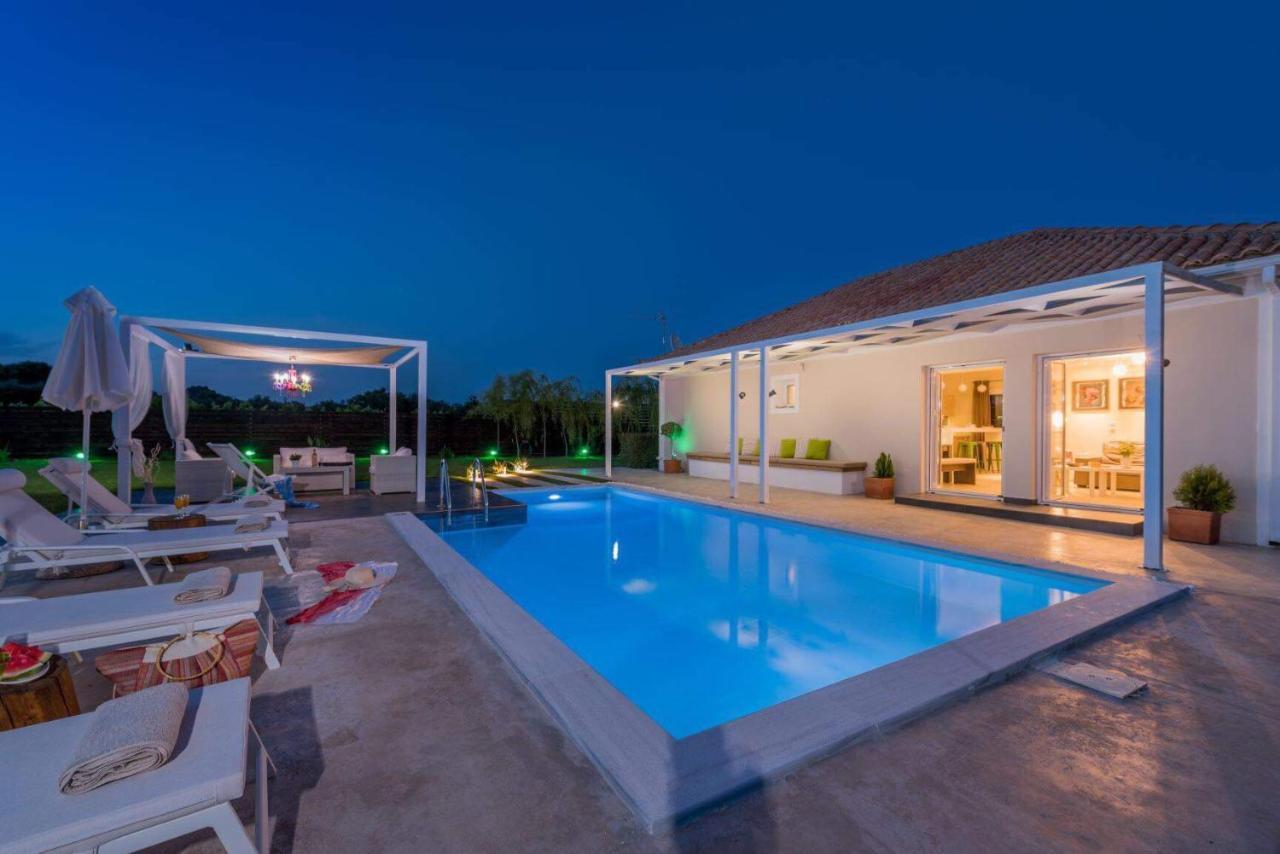 Madini Luxury Villa With Private Heated Pool Vanato Exterior foto